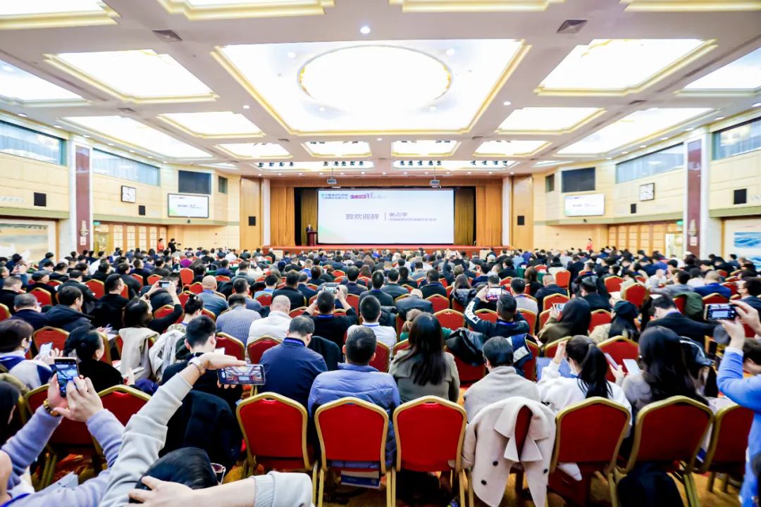 創(chuàng)新引領(lǐng)，榮譽(yù)加冕 | 綠蘋果瓷磚榮獲2023年度中國建筑材料流通協(xié)會“科學(xué)技術(shù)獎(jiǎng)”